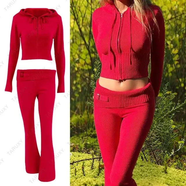 Conjunto de pantalón y top corto con capucha de punto