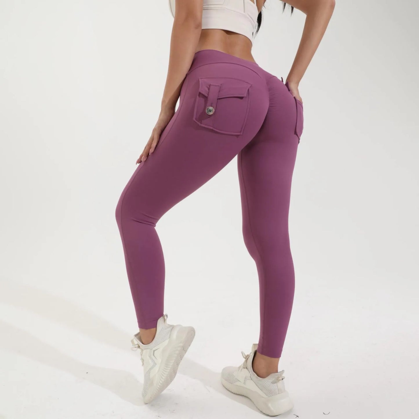 Leggins tipo cargo con levantamiento de glúteos